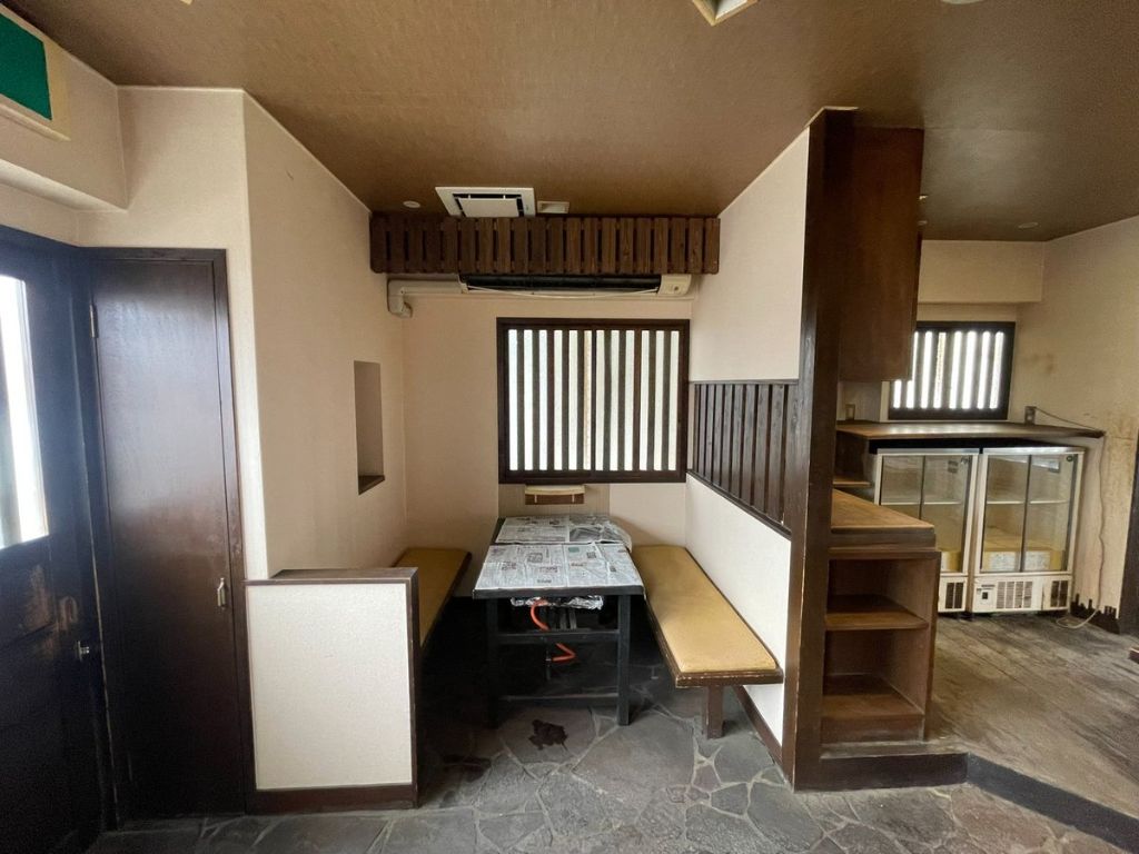 入口側ボックス席