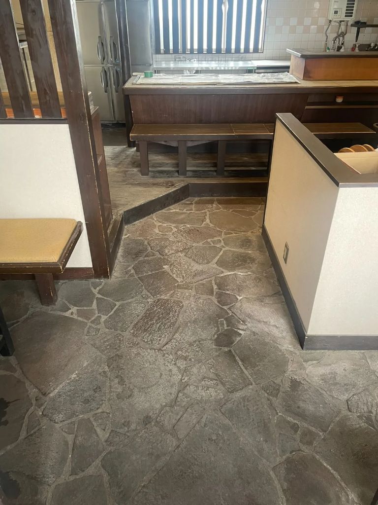 石畳風の床 - 和モダンの演出