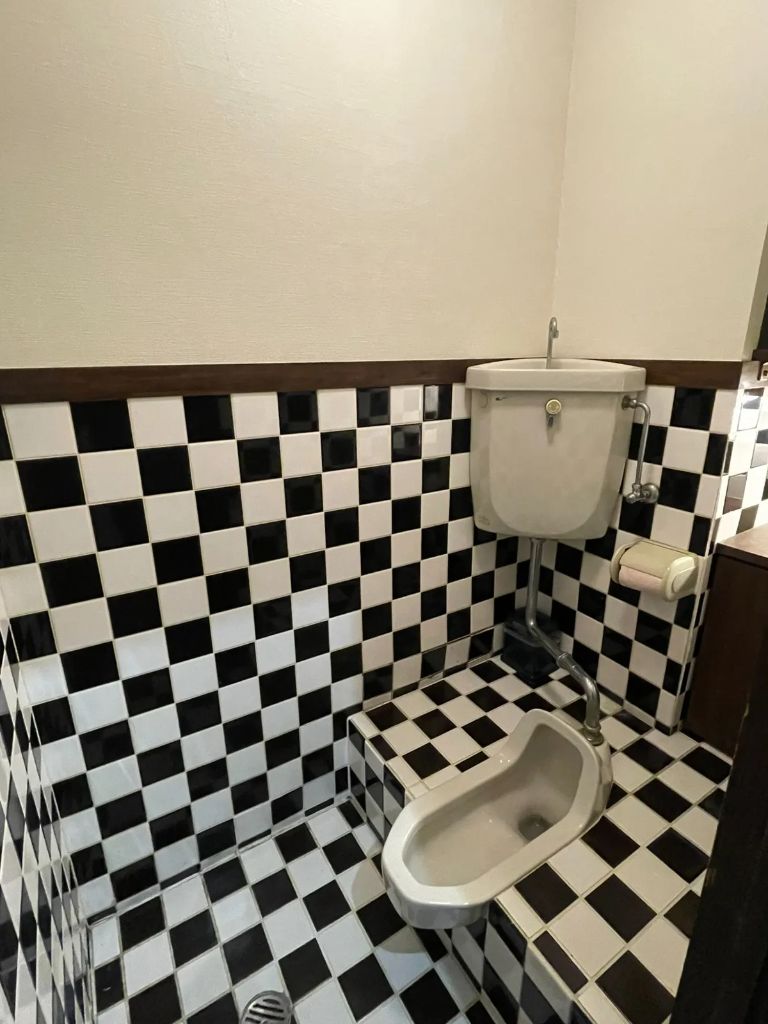 トイレ - 和式便器・手洗い付き